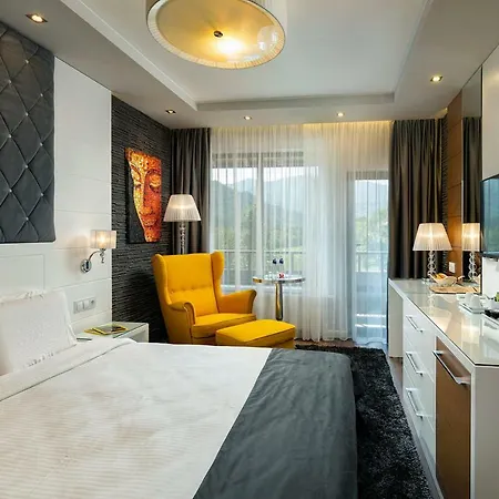 Family Strannopriemnitza Hotel 3*